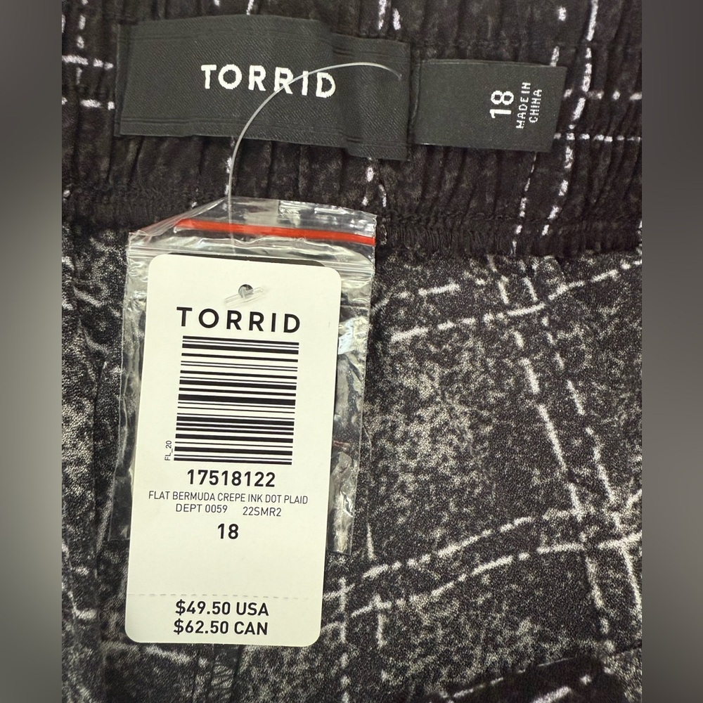 Torrid Size 18 Flat Bermuda Shorts - Crepe Ink Dot Plaid Black W/ Purple new nwt - Picture 12 of 13